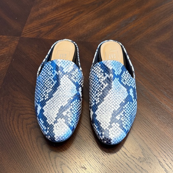 GAP Shoes - GAP Blue and White Snake-Print Slip-On Mules